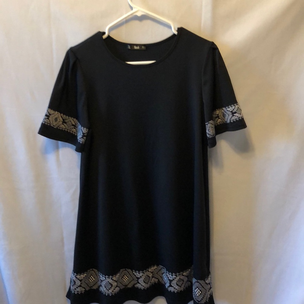 Shela a black dress size Lg